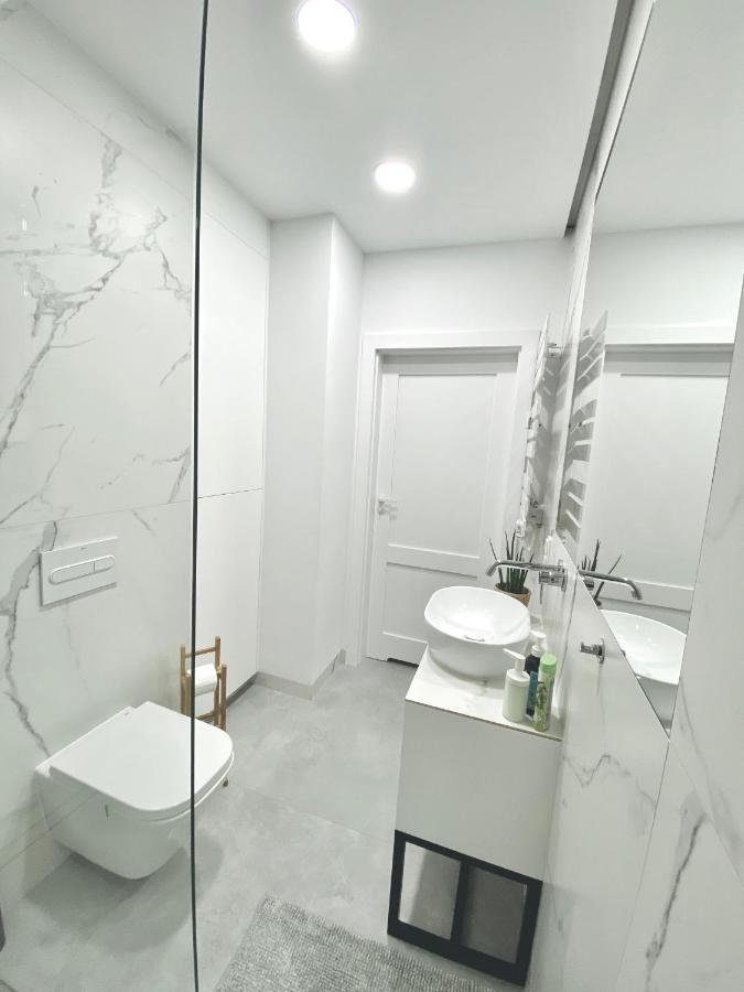 Mycherry - Old Town Apartment - Wiezienna 21C Wroclaw Luaran gambar